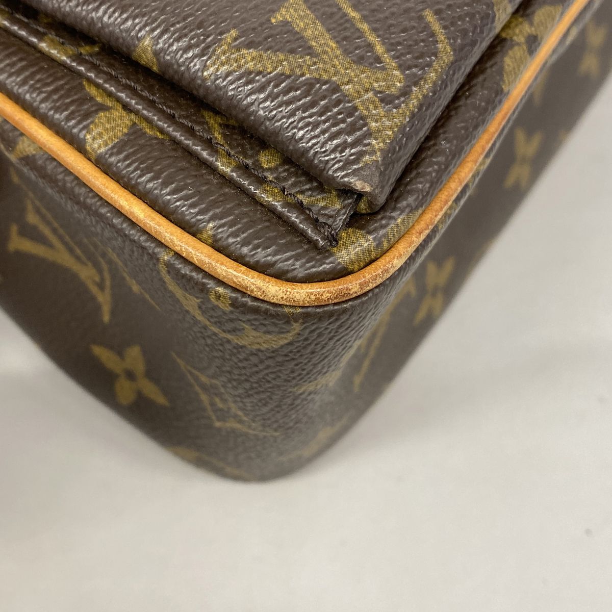 Louis Vuitton Shoulder Bag Monogram Viva Cite MM Brown — view 6