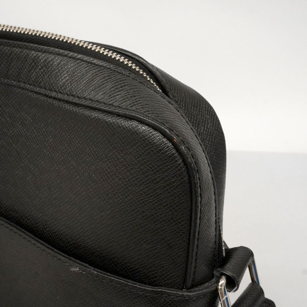 Louis Vuitton Shoulder Bag Taiga Anton Messenger MM Ardoise — view 8