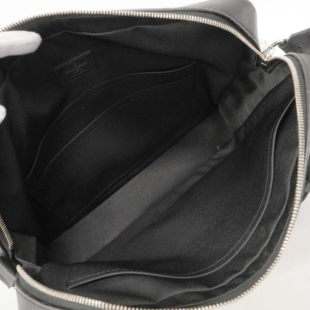 Louis Vuitton Shoulder Bag Taiga Anton Messenger MM Ardoise — view 4