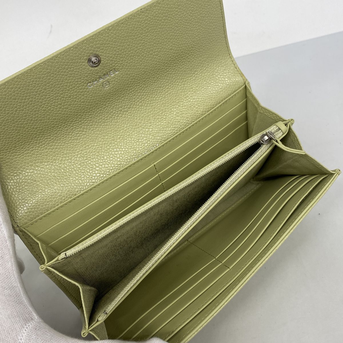 Chanel Wallet Camellia Caviar Leather Green Silver — view 3