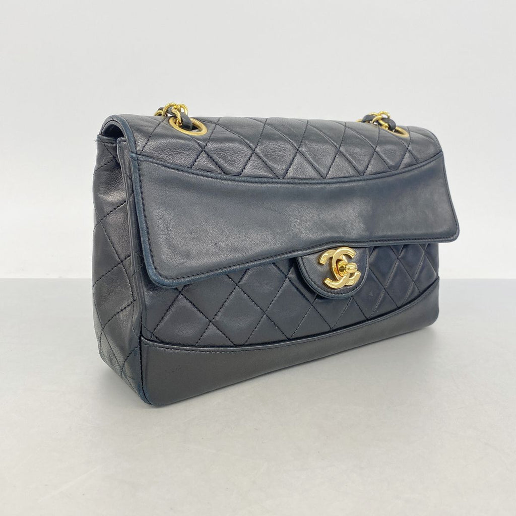 Chanel Shoulder Bag Quilted Lambskin Black Gold — view 2