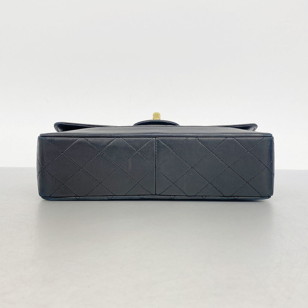 Chanel Shoulder Bag Quilted Lambskin Black Gold — view 3