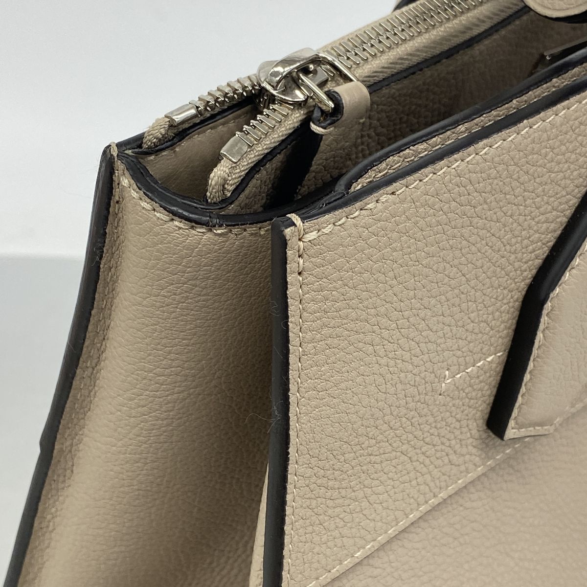Louis Vuitton Handbag City Steamer MM Galet 2-Way Bag — view 7