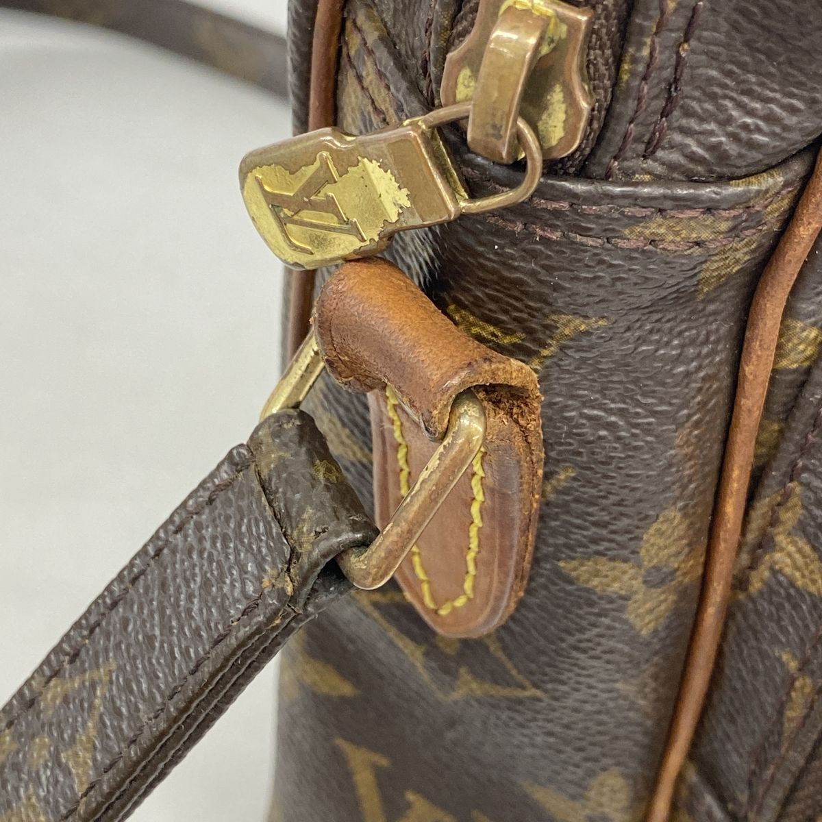 Louis Vuitton Shoulder Bag Monogram Amazon Brown — view 8