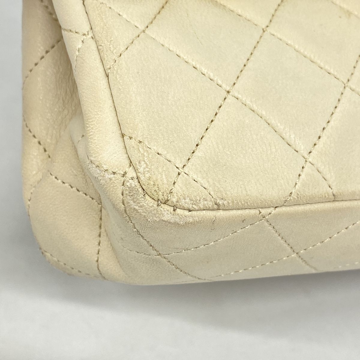 Chanel Shoulder Bag Quilted Lambskin Beige Gold — view 6