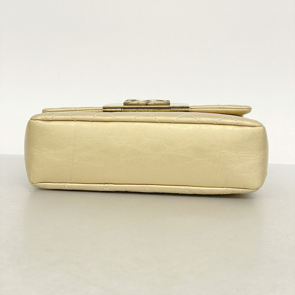 Chanel Shoulder Bag Quilted Lambskin Gold — view 3