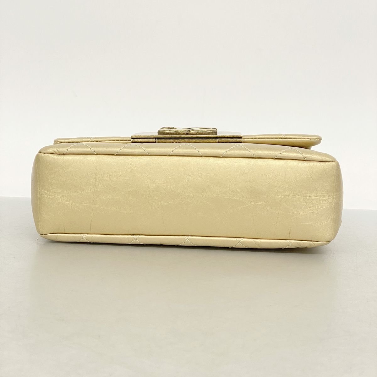Chanel Shoulder Bag Quilted Lambskin Gold — view 3