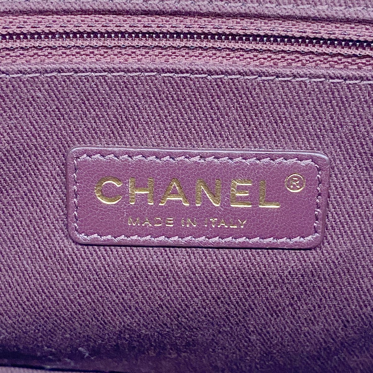 Chanel Shoulder Bag Quilted Lambskin Gold — view 5