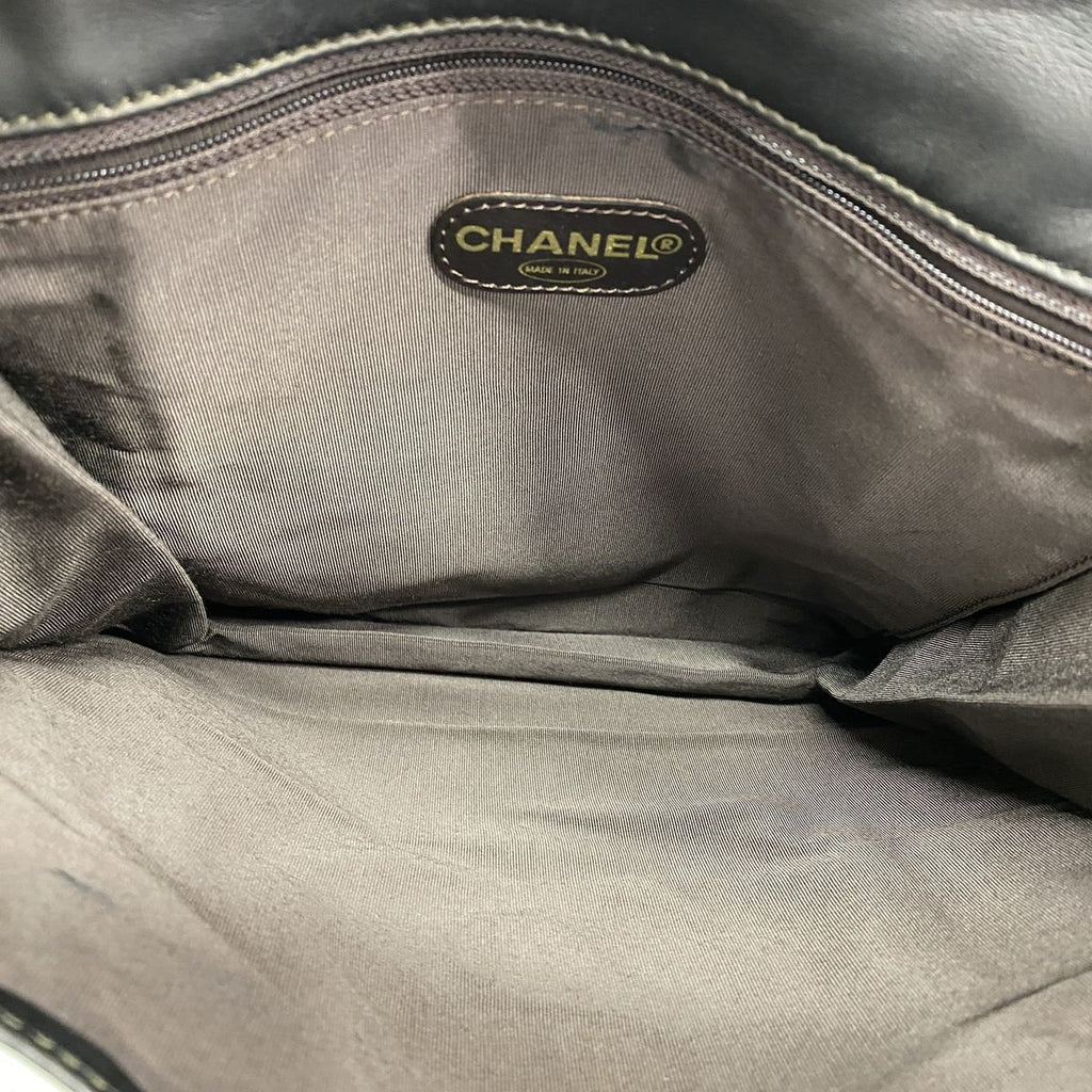 Chanel Shoulder Bag Leather Black Gold — view 4