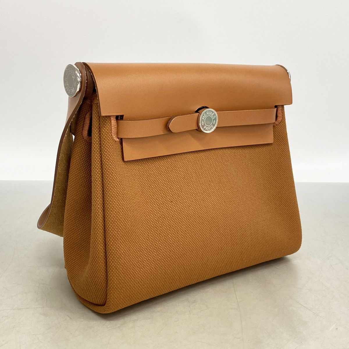 Hermes Shoulder Bag Herbag Mini Toile Military Vache Hunter Fauve Silver — view 2