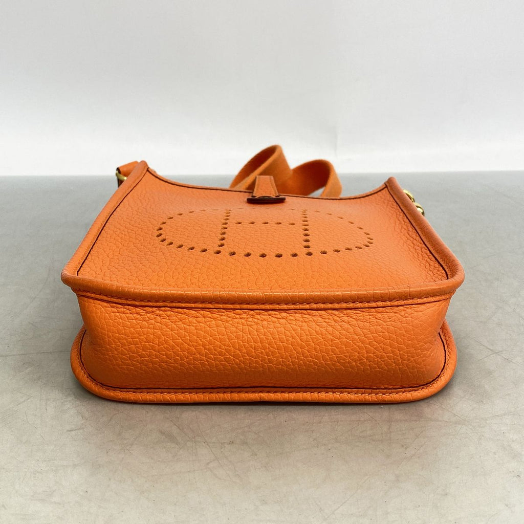 Hermes Shoulder Bag Evelyne TPM Taurillon Clemence Orange Minien Gold — view 3