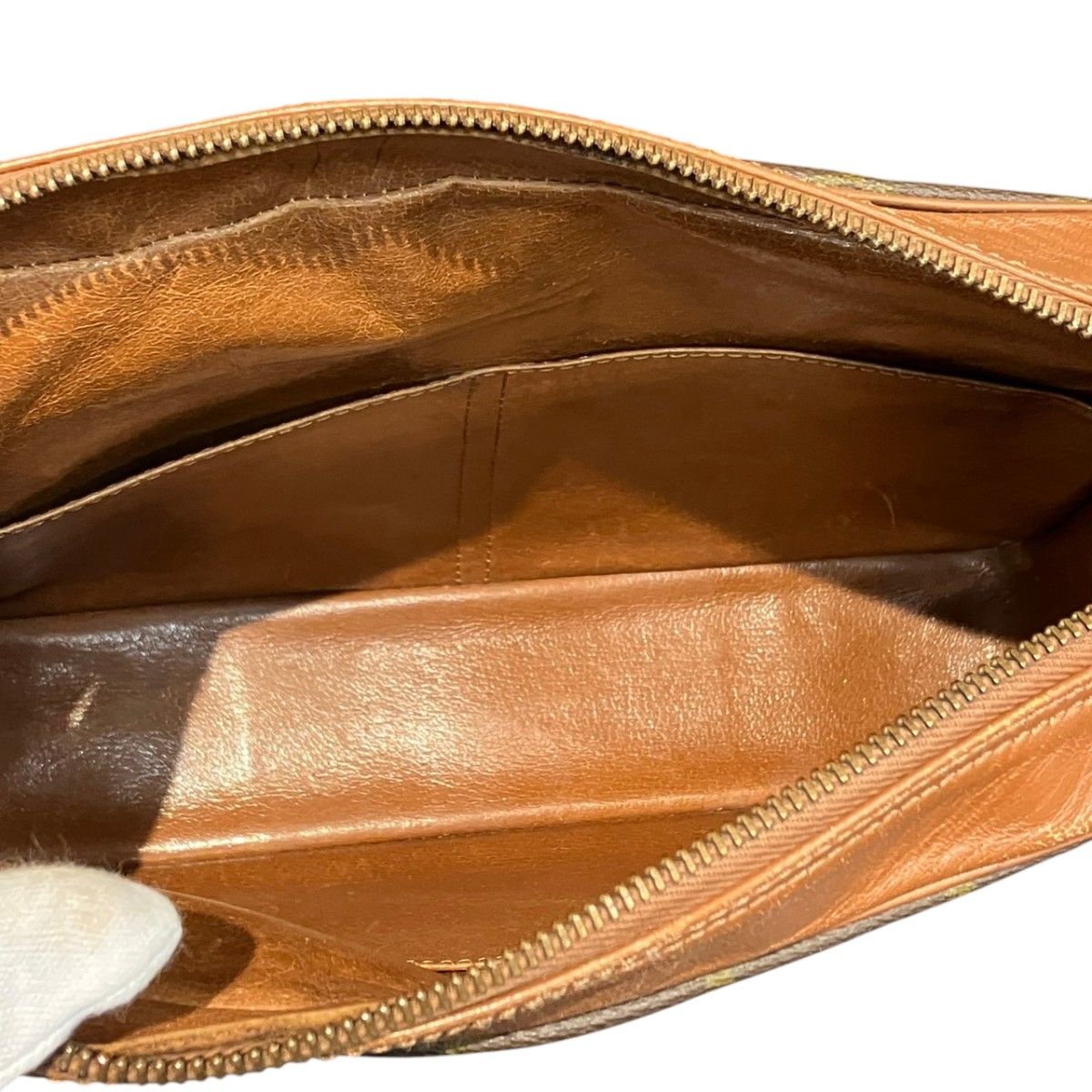 Louis Vuitton Sac Bandouliere 30 Monogram Shoulder Bag Canvas — view 5