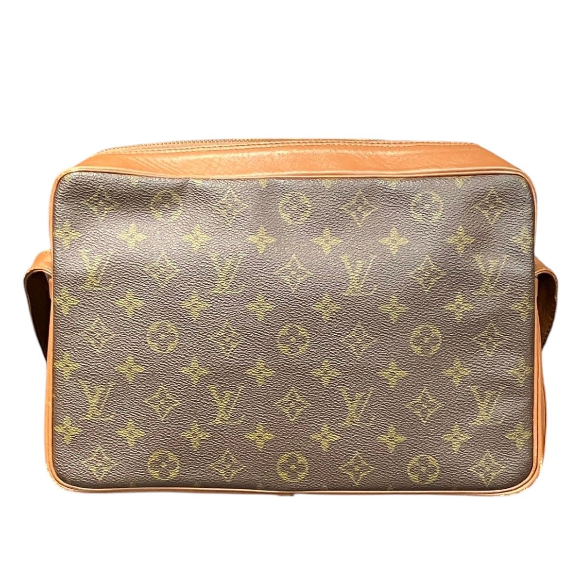 Louis Vuitton Sac Bandouliere 30 Monogram Shoulder Bag Canvas — view 2