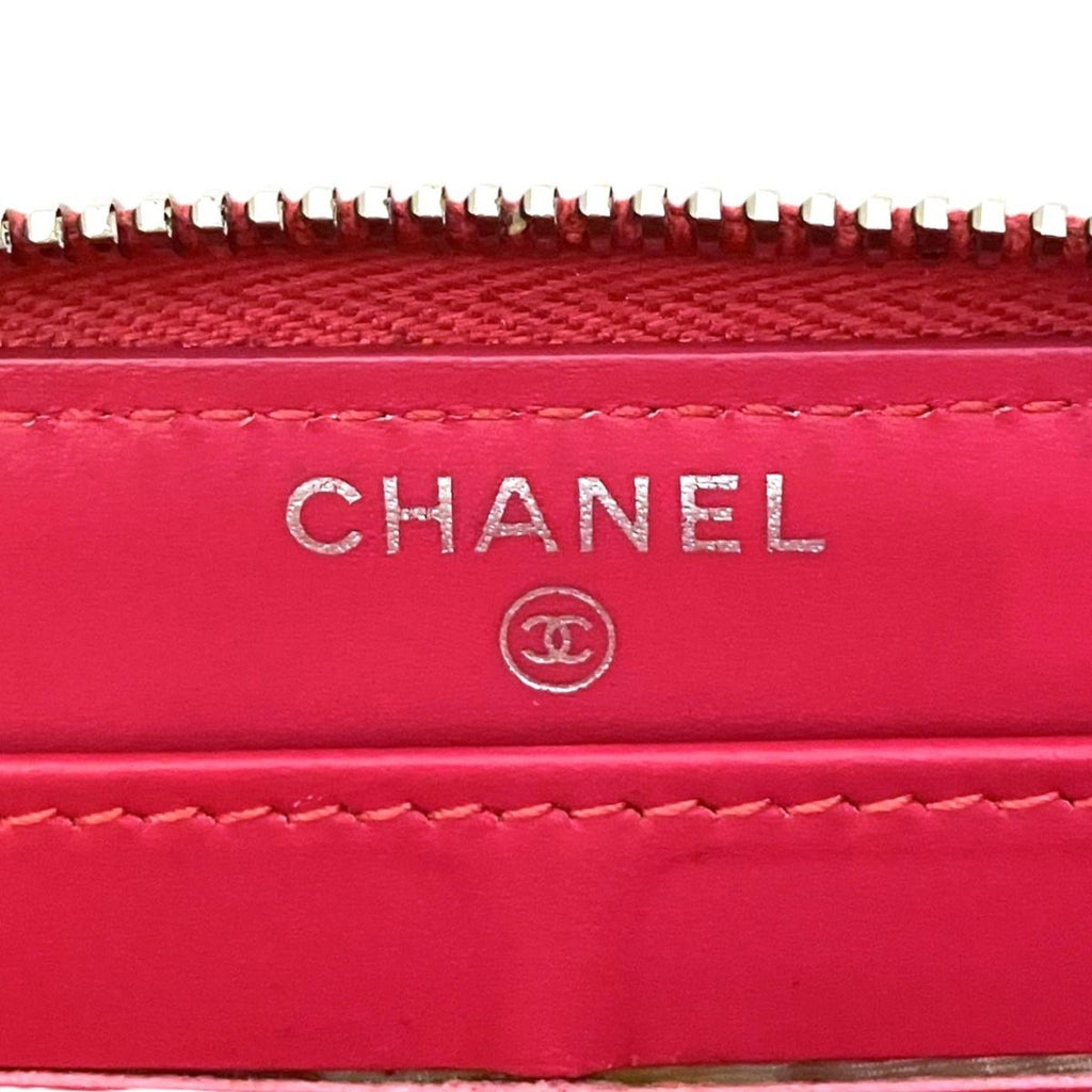 Chanel Brilliant Quilted Zip Around Wallet Patent Leather — view 4