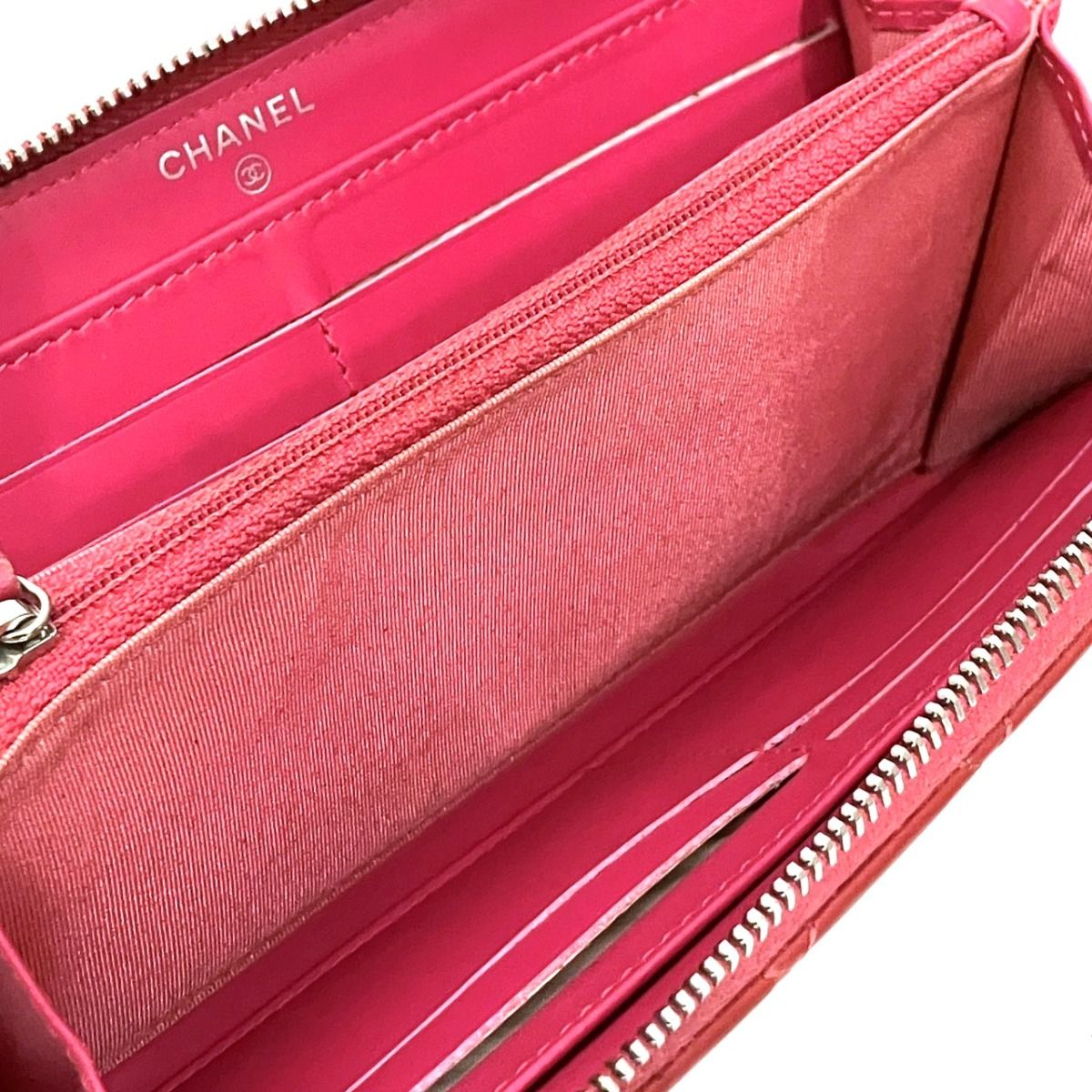 Chanel Brilliant Quilted Zip Around Wallet Patent Leather — view 7