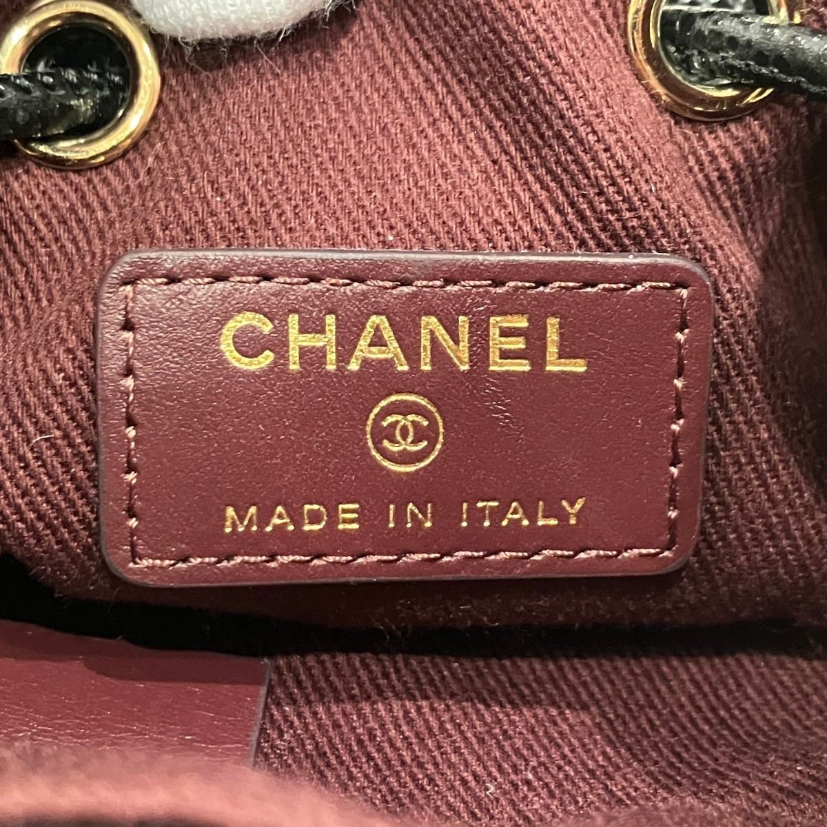 Chanel Quilted Shoulder Bag Caviar Leather — view 4