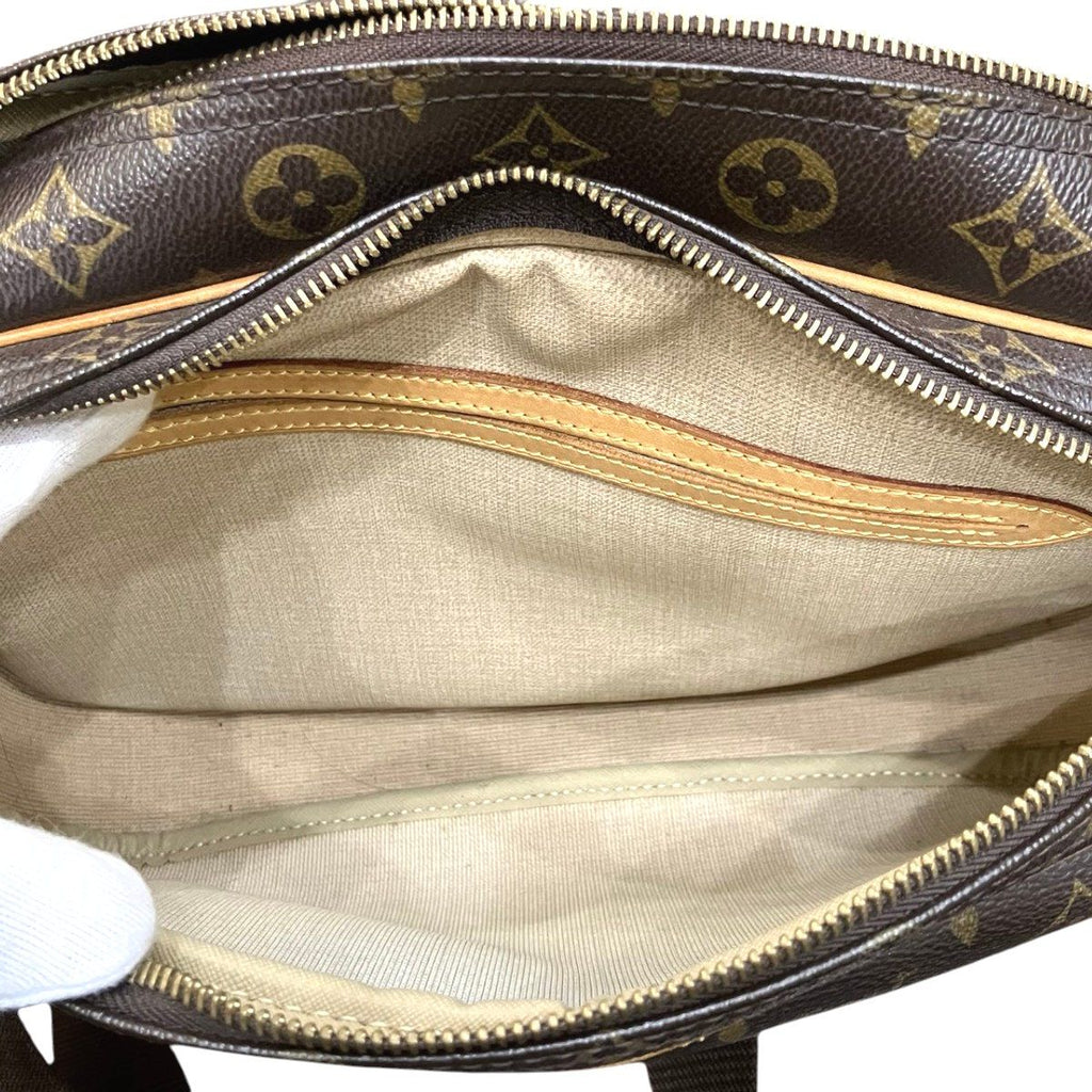 Louis Vuitton Reporter PM Monogram Shoulder Bag Canvas — view 7