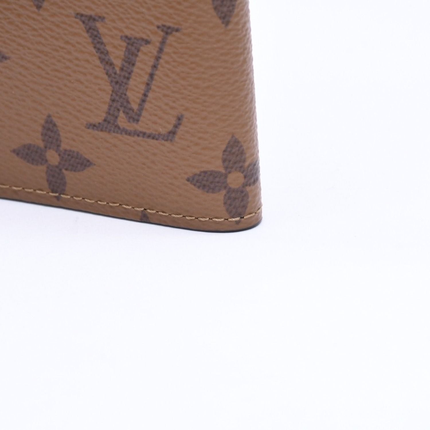 Louis Vuitton Monogram Reverse Couverture Passport Brown — view 4