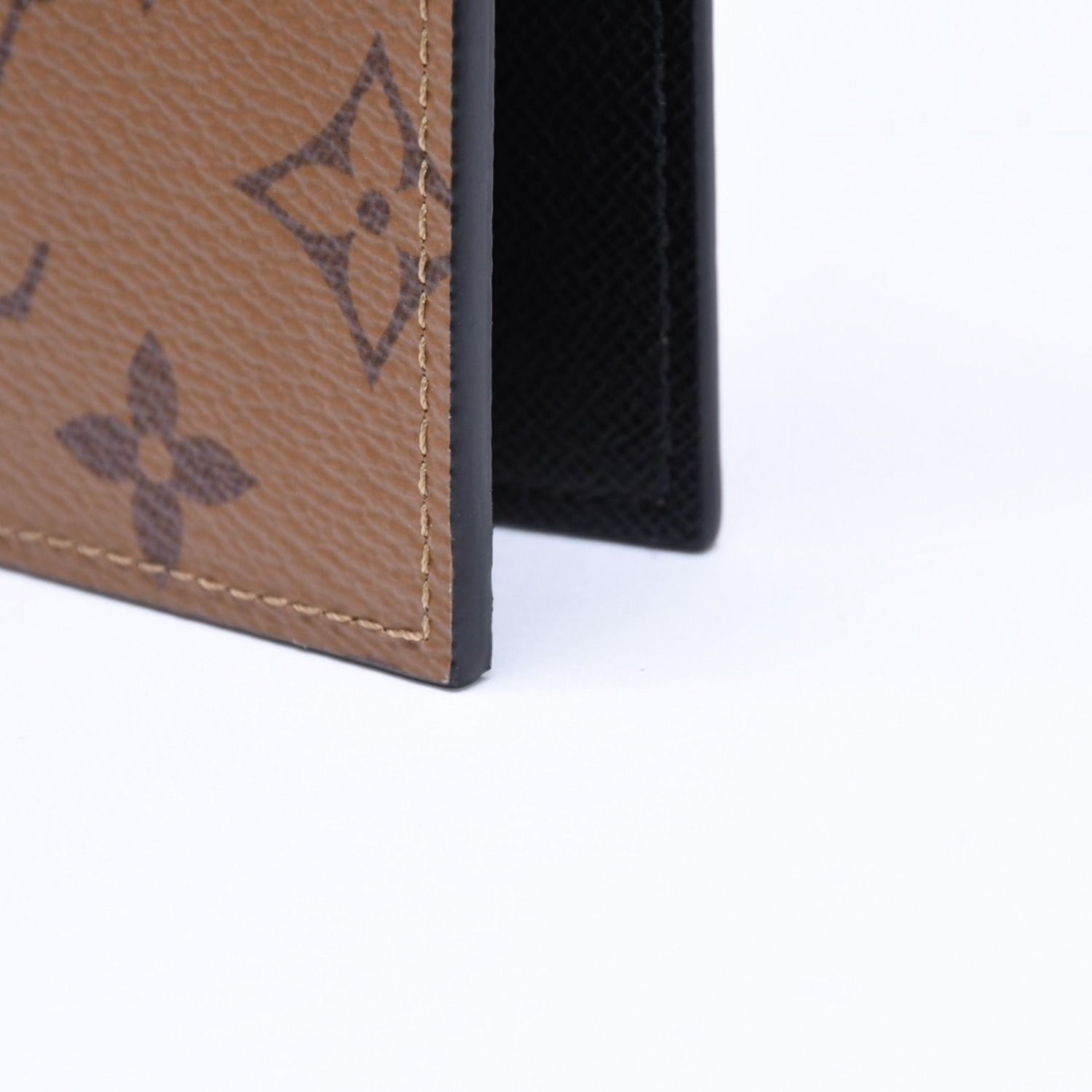 Louis Vuitton Monogram Reverse Couverture Passport Brown — view 8