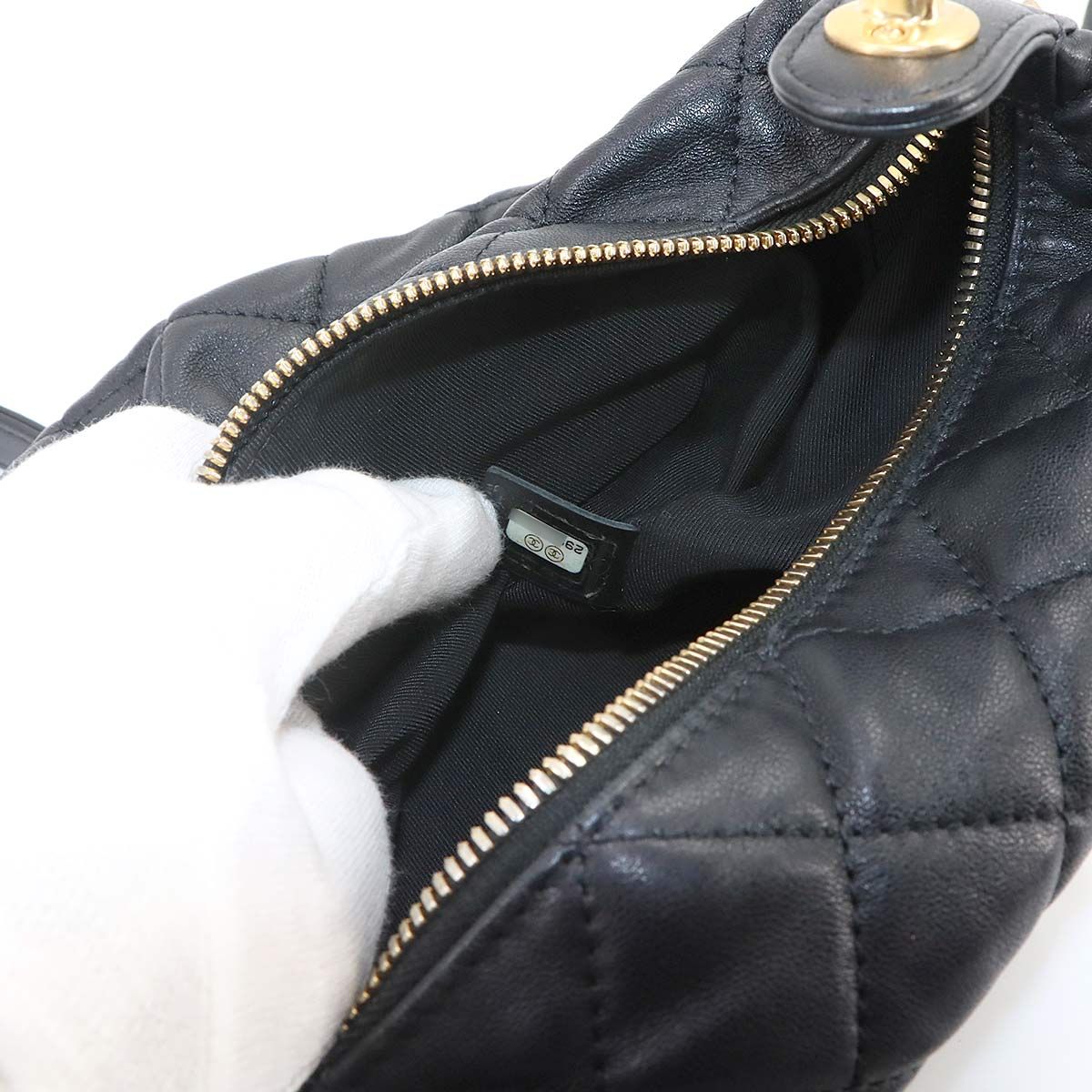 Chanel 19 Quilted Hobo 2-Way Hand Chain Shoulder Bag Lambskin Black — view 8