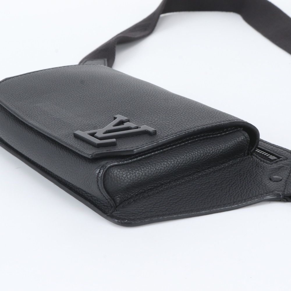 Louis Vuitton LV Aerogram Takeoff Sling Bag Leather — view 4