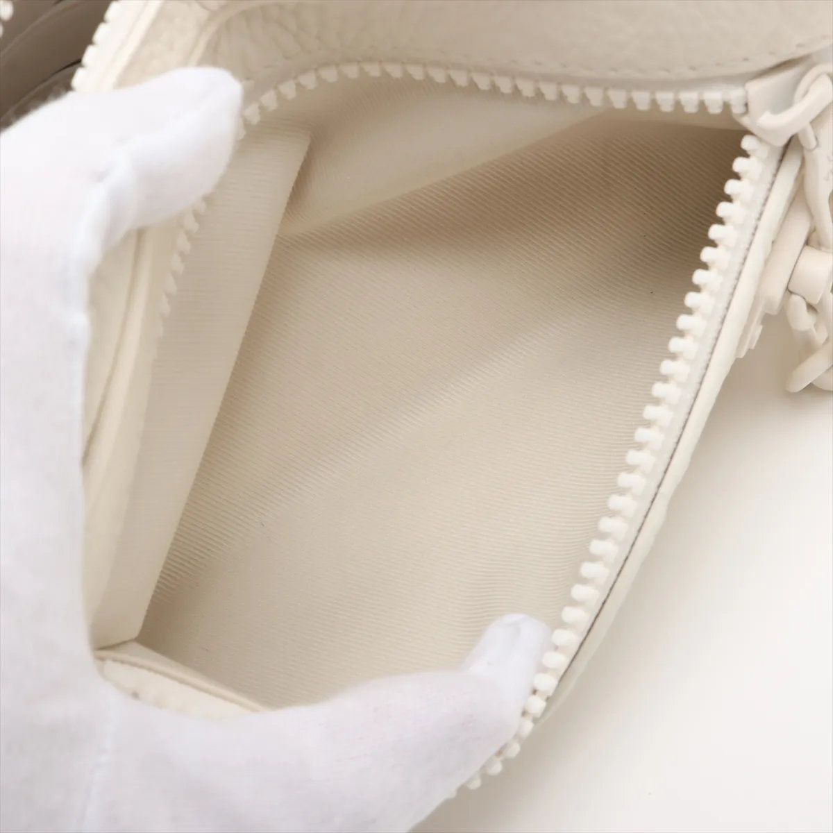 Louis Vuitton Monogram Empreinte Pochette Volga Leather — view 7