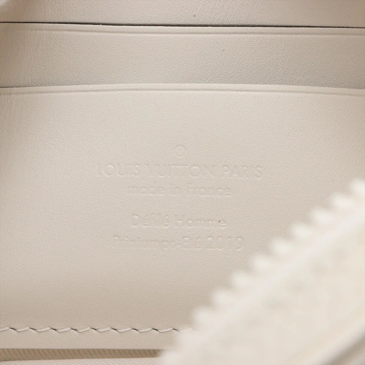 Louis Vuitton Monogram Empreinte Pochette Volga Leather — view 8