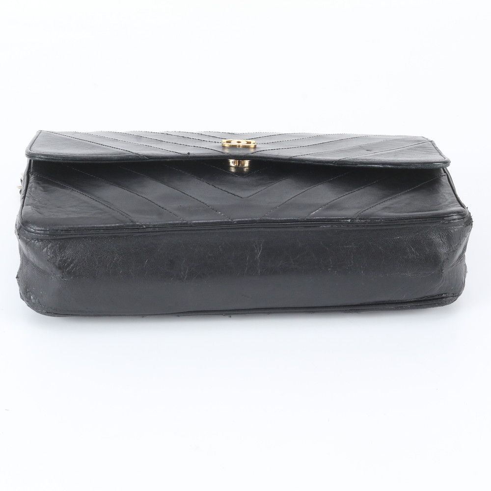 Chanel V-stitch Chain Leather Shoulder Bag Black — view 6