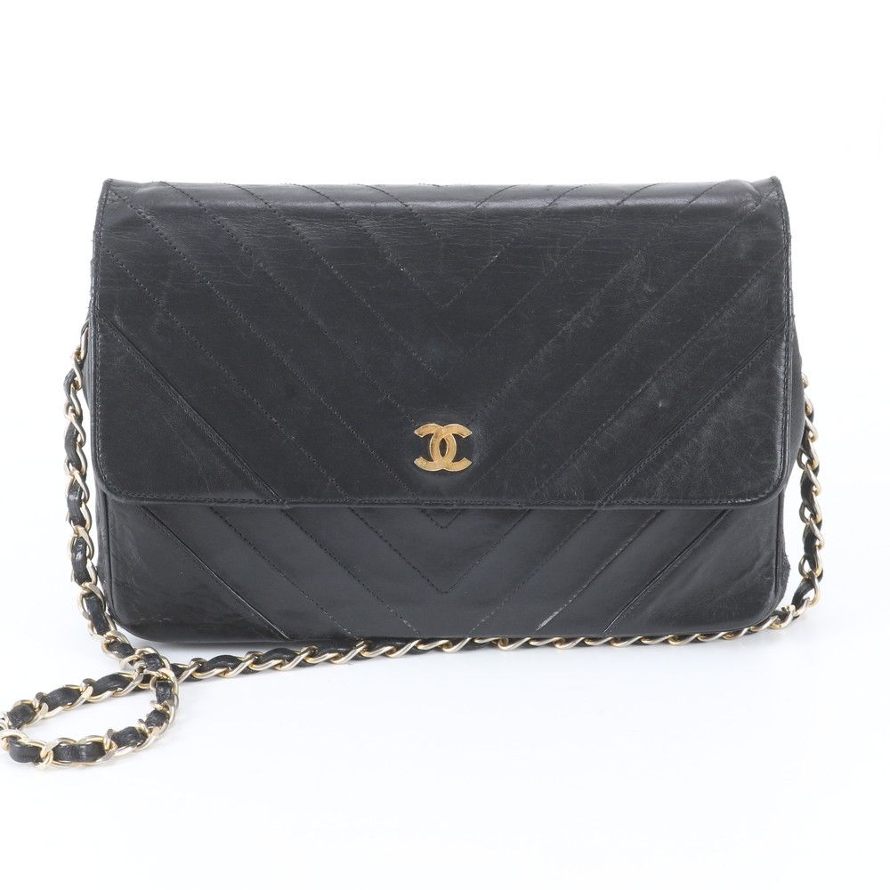 Chanel V-stitch Chain Leather Shoulder Bag Black