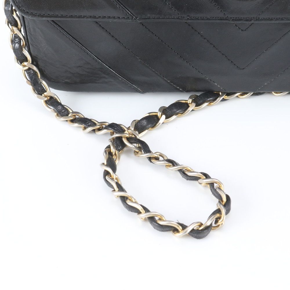 Chanel V-stitch Chain Leather Shoulder Bag Black — view 2