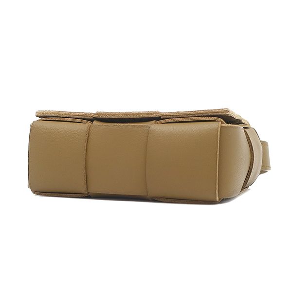 Bottega Veneta Shoulder Bag Candy Cassette Maxi Intrecciato Lambskin Brown Gold — view 3