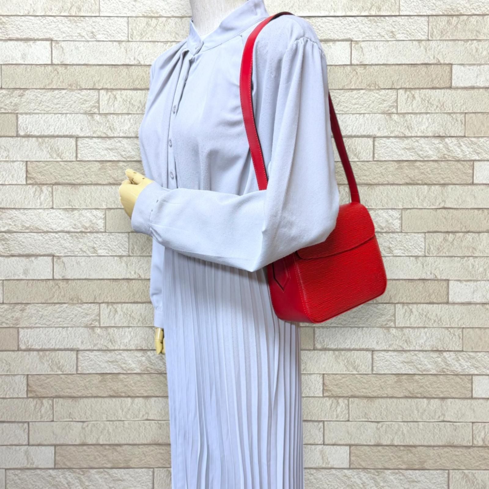 Louis Vuitton Buci Epi Shoulder Bag — view 2