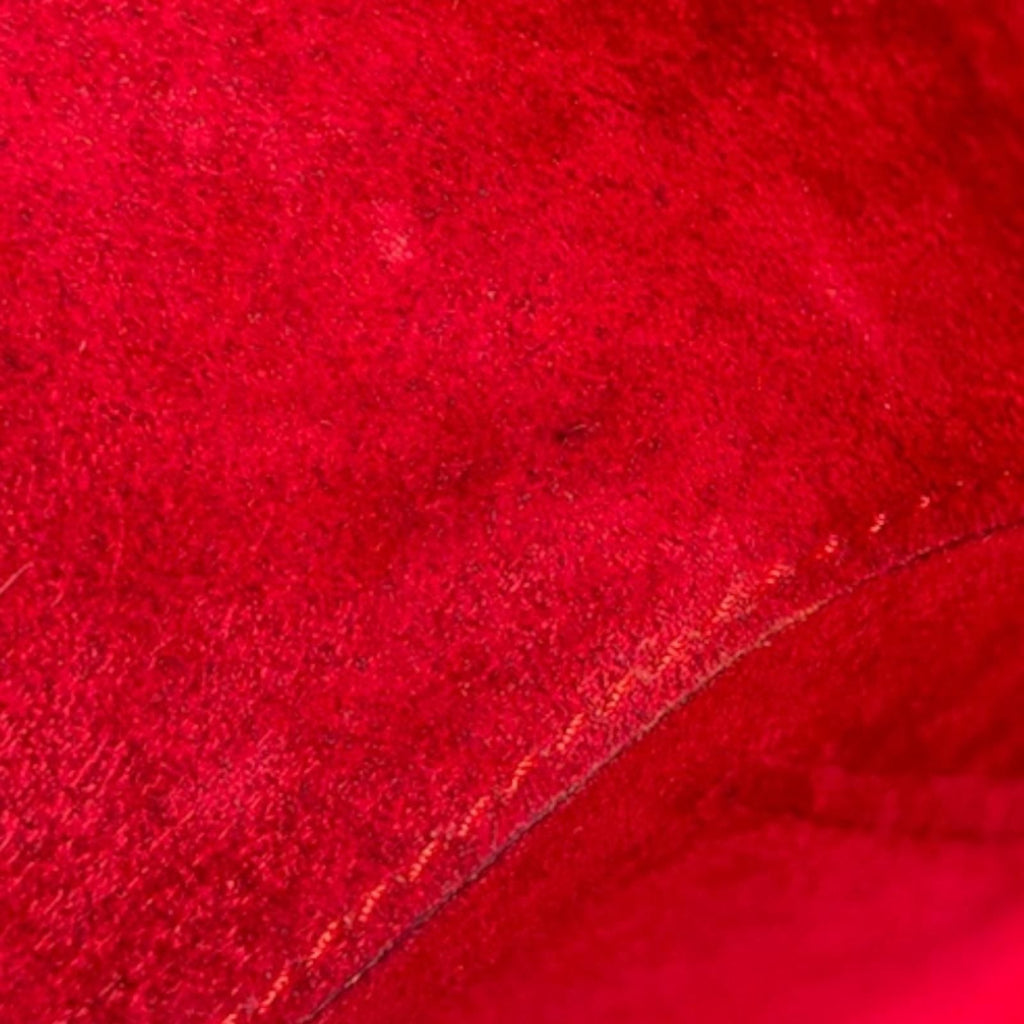 Louis Vuitton Buci Epi Shoulder Bag — view 7