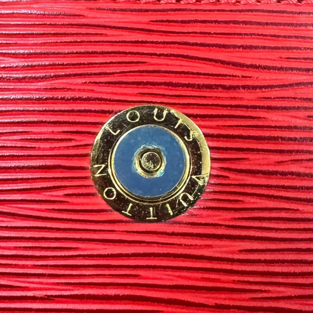 Louis Vuitton Buci Epi Shoulder Bag — view 8