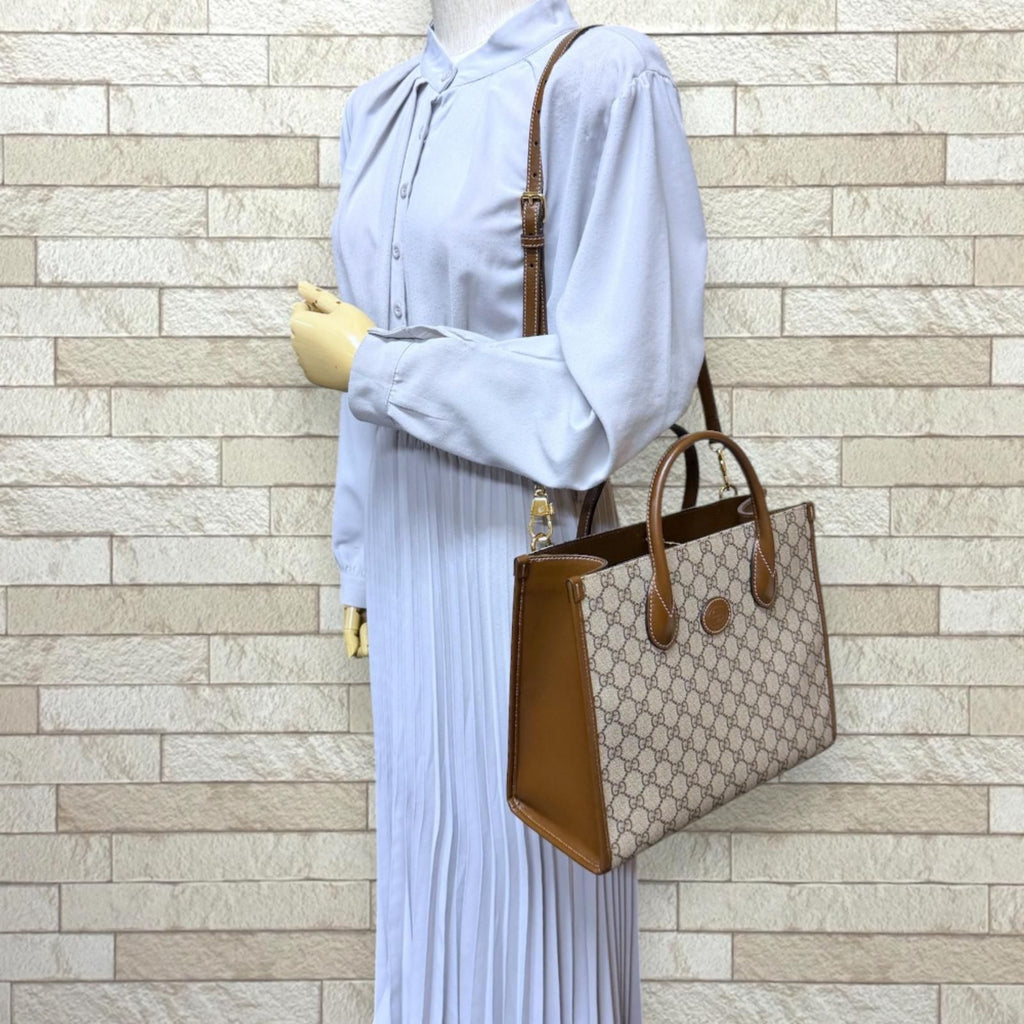 Gucci GG Small Tote Bag Supreme Shoulder Canvas Brown — view 2
