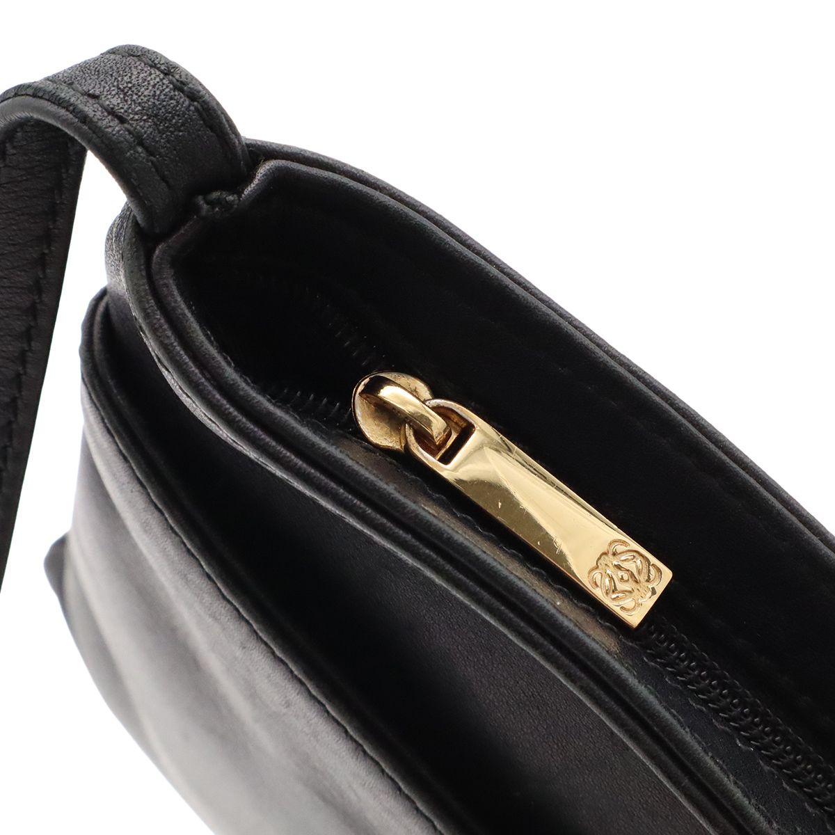 Loewe Anagram Pochette Shoulder Bag Pouch Crossbody Leather Black — view 5