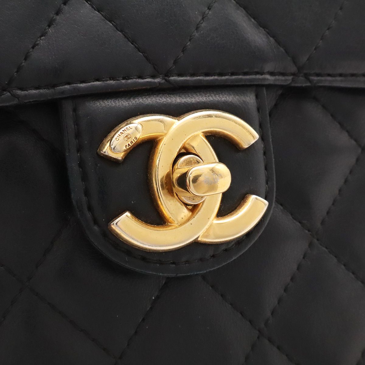 Chanel Quilted CC Logo Chain Shoulder Bag Pochette Lambskin Leather Black Gold — view 5