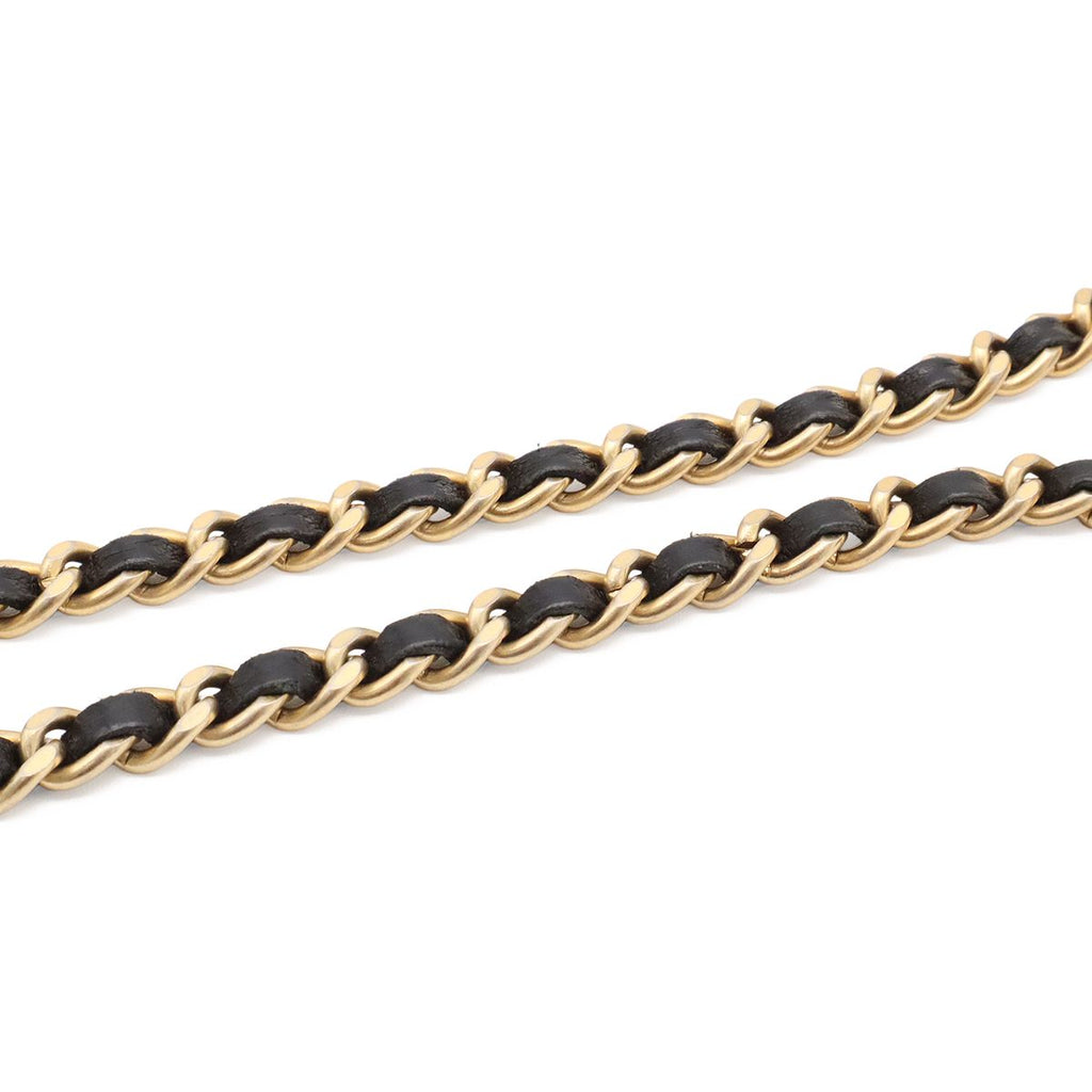 Chanel Quilted CC Logo Chain Shoulder Bag Pochette Lambskin Leather Black Gold — view 4