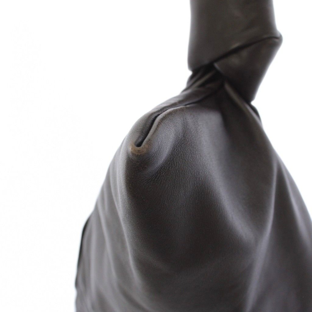 Bottega Veneta the Twist BV Triangle Handbag Leather Brown — view 6