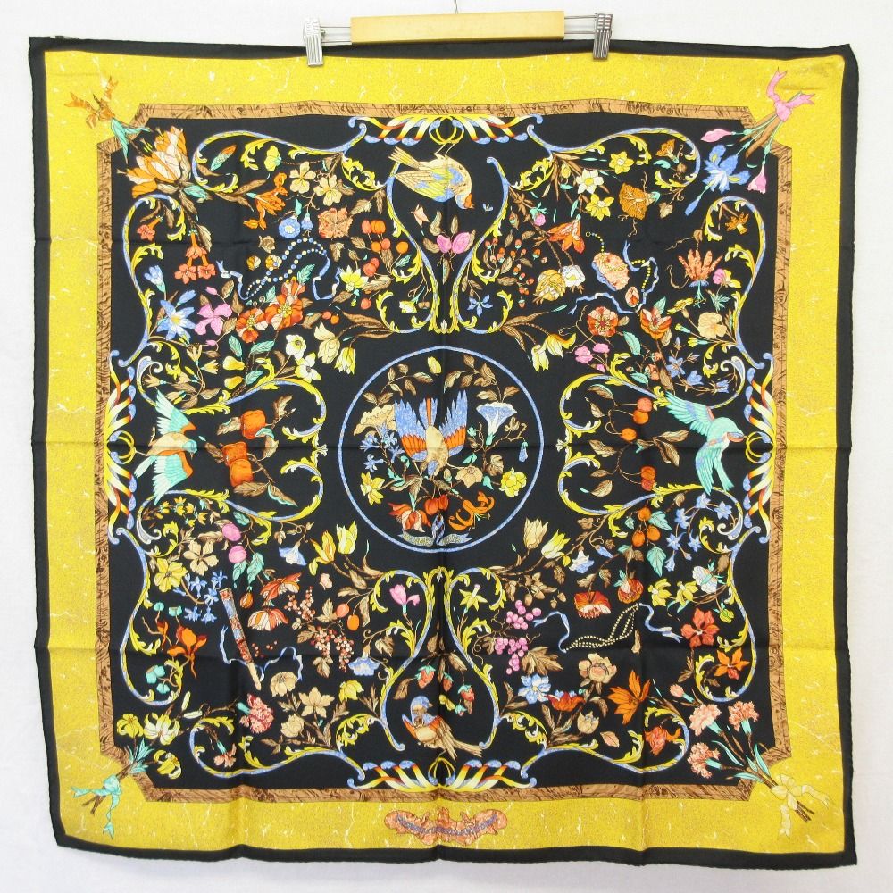 Hermes Pi Erres D'ori Ent Et D'occi Dent Carre 90 Silk Scarf Black
