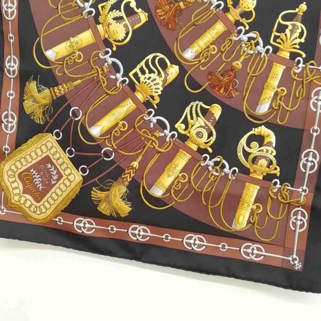 Hermes Cliquetis Carre 40 Petit Scarf Black — view 3