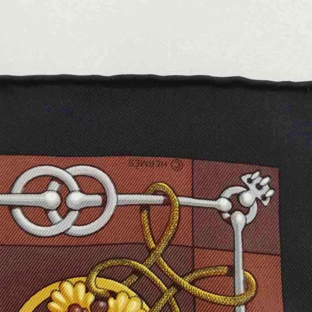 Hermes Cliquetis Carre 40 Petit Scarf Black — view 5