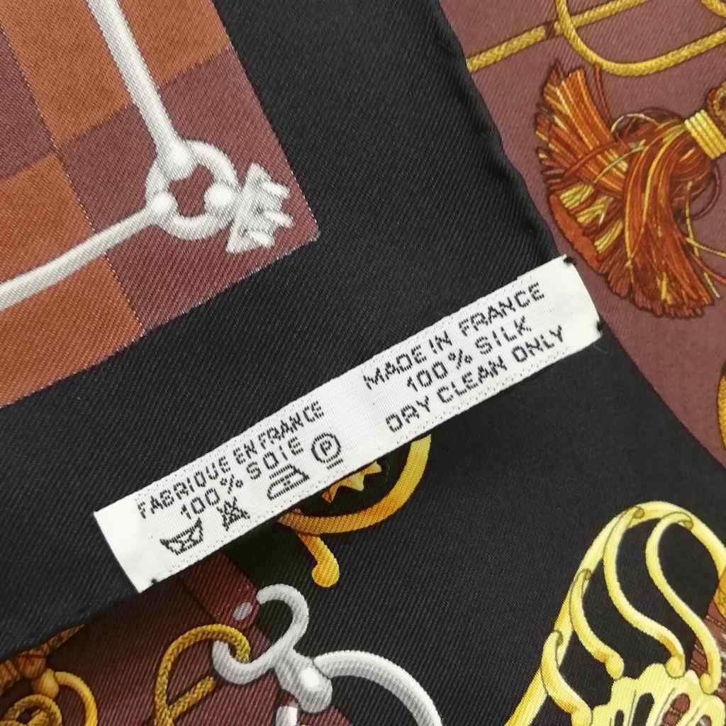 Hermes Cliquetis Carre 40 Petit Scarf Black — view 7