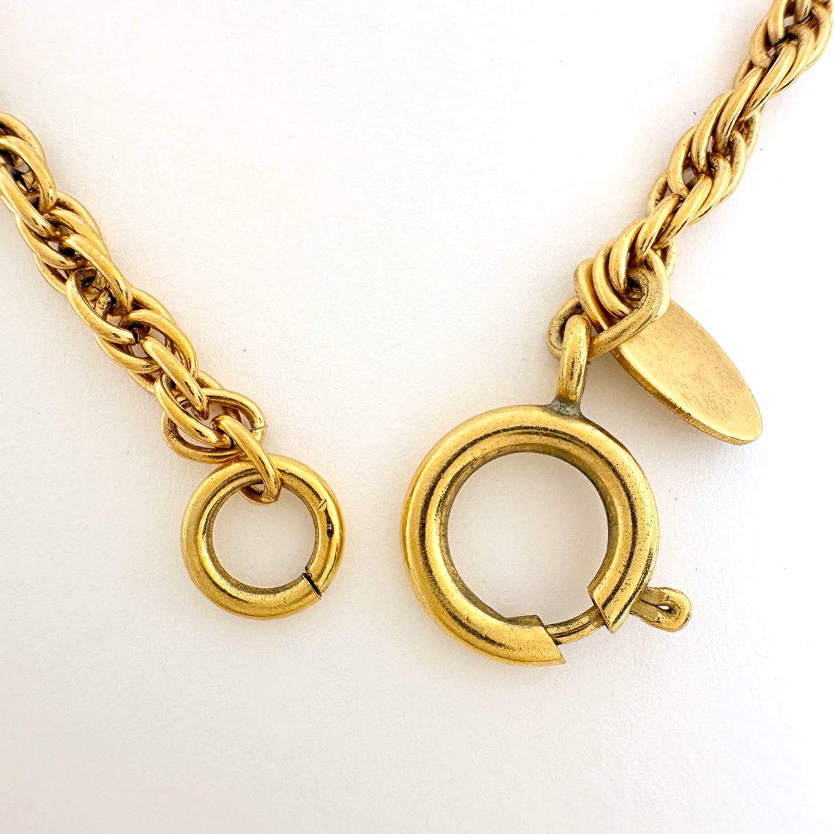Chanel Necklace CC Logo Gold Plated — view 3