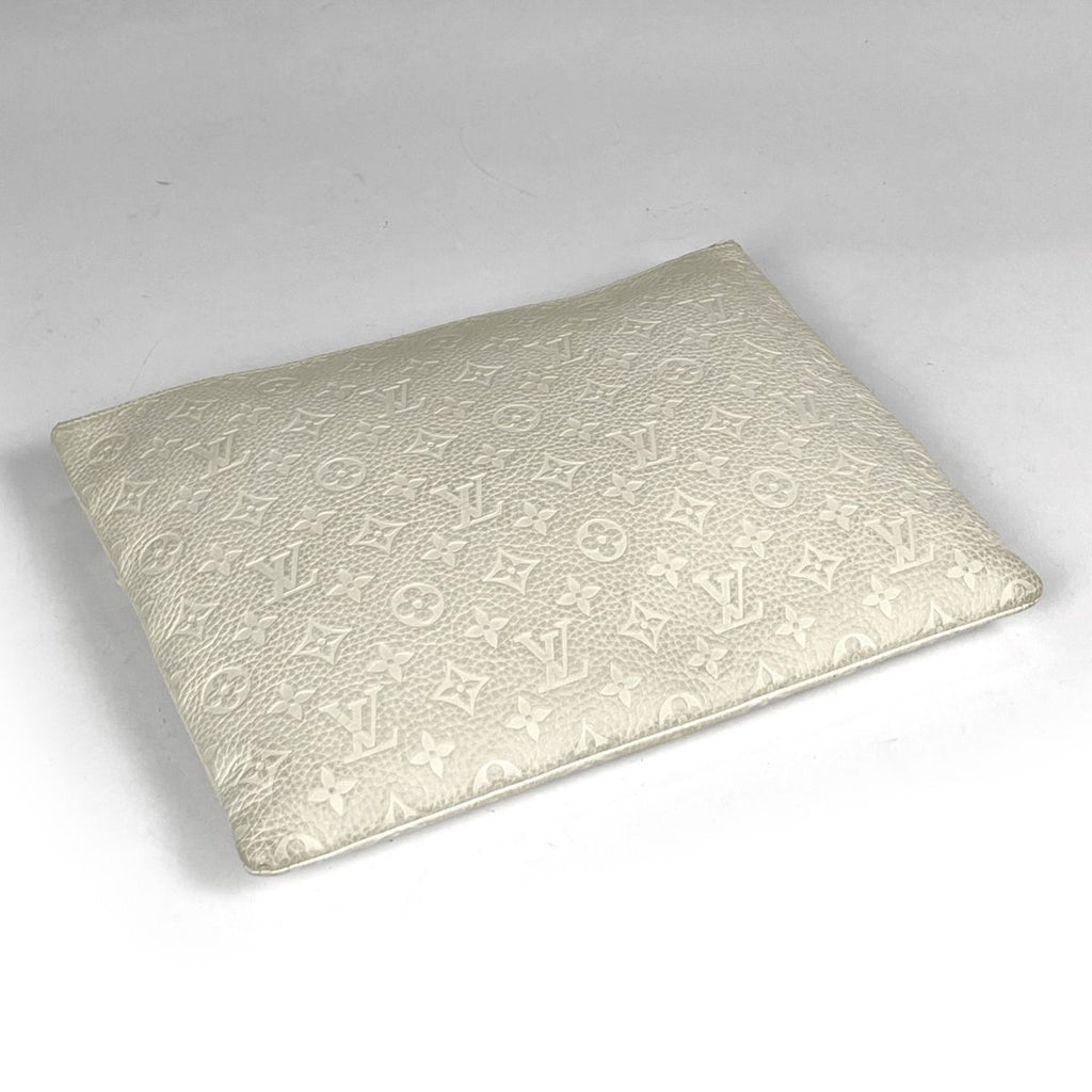 Louis Vuitton Pochette Clutch Taurillon Ivory — view 2