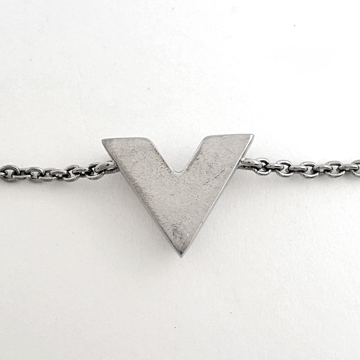 Louis Vuitton Essential V Silver Plated — view 2