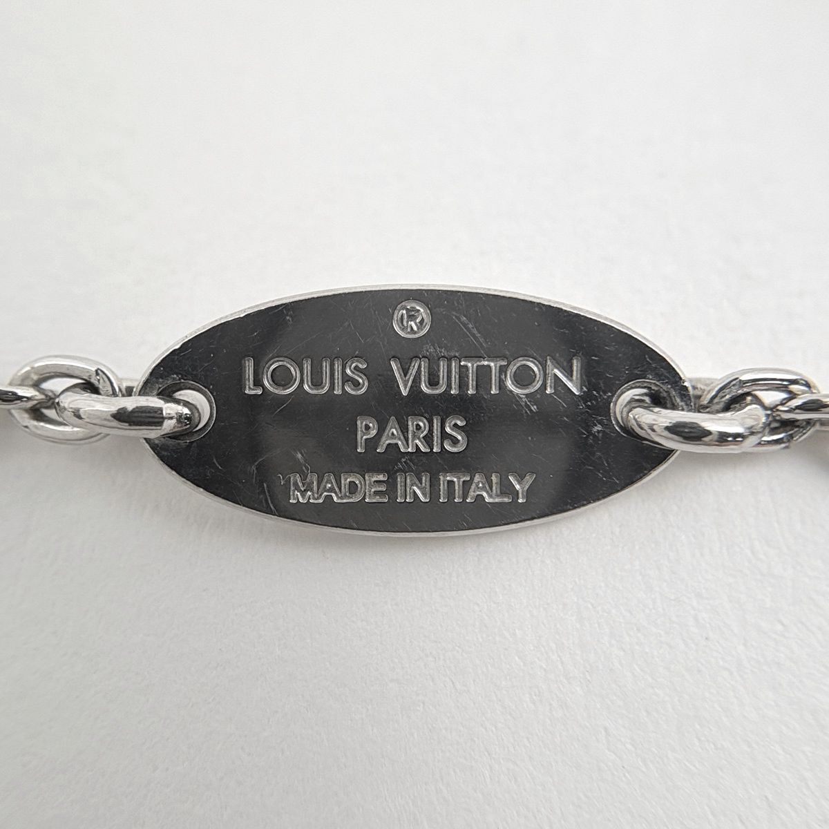 Louis Vuitton Essential V Silver Plated — view 4