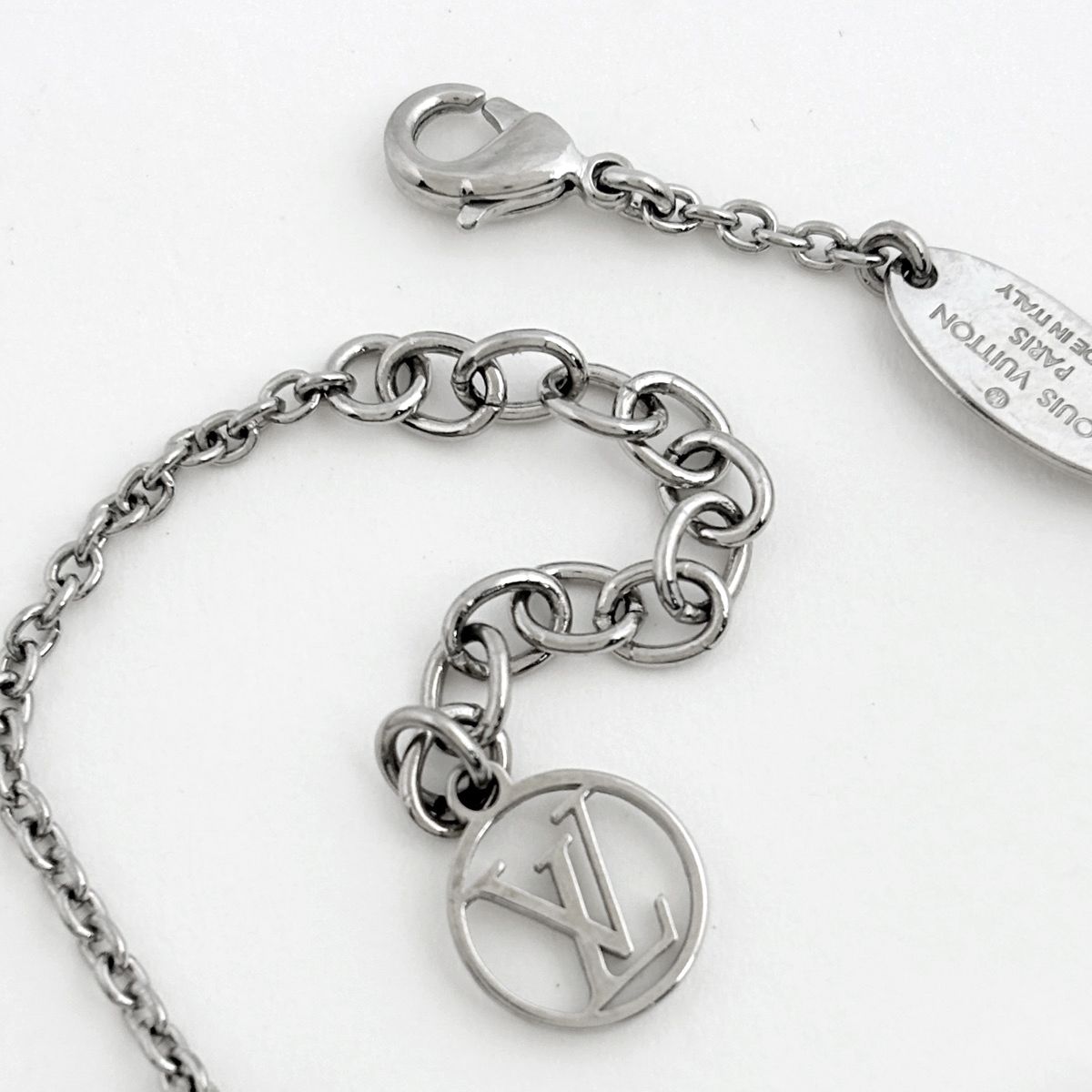 Louis Vuitton Essential V Silver Plated — view 3