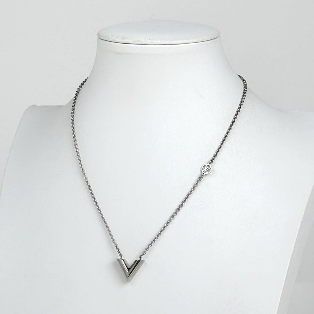 Louis Vuitton Necklace Essential V Silver Plated — view 5