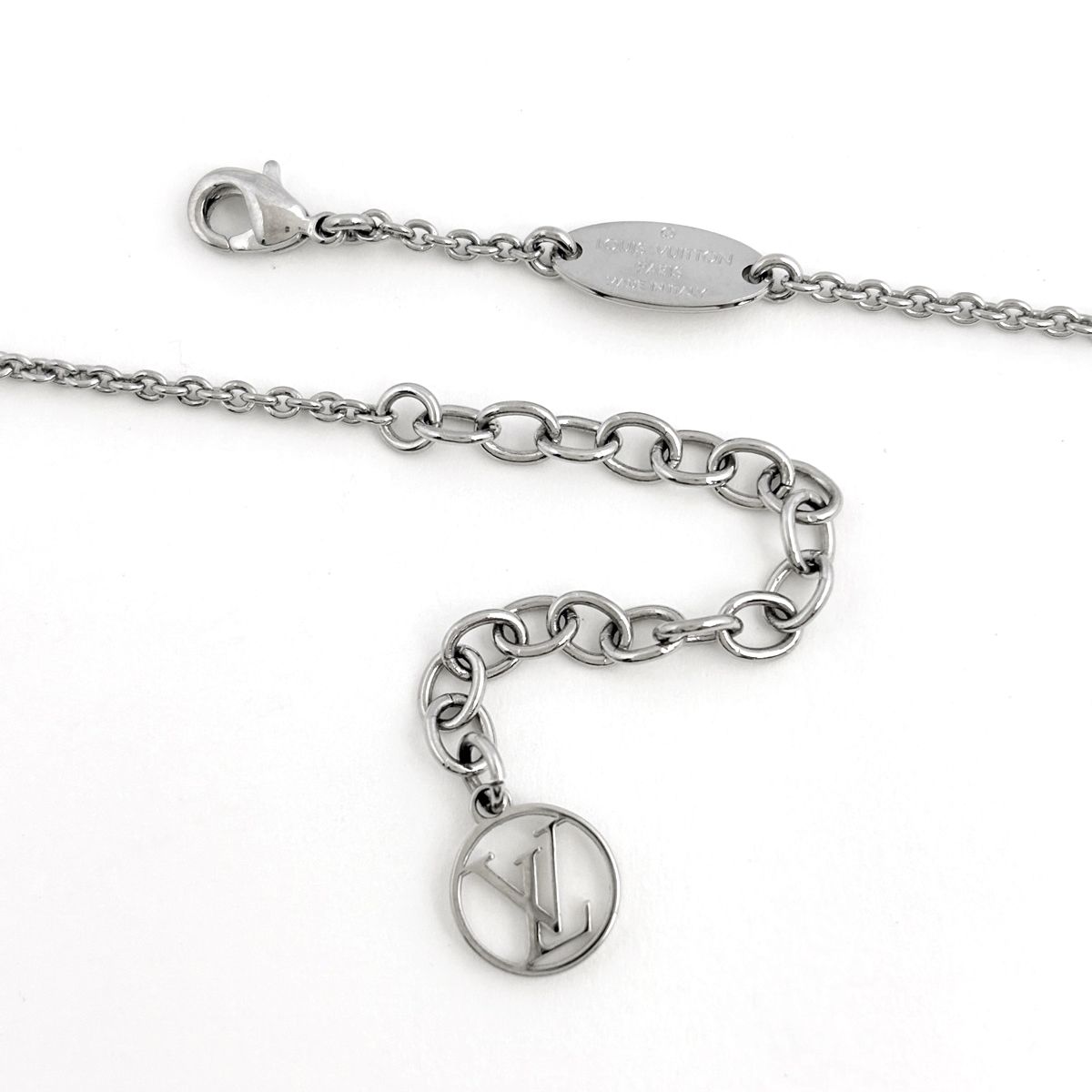 Louis Vuitton Necklace Essential V Silver Plated — view 3